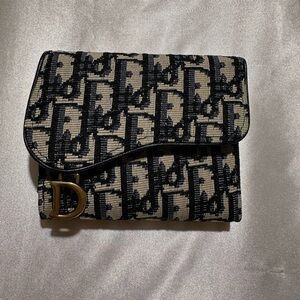 D Black and Cream Textured Wallet with Gold Accent